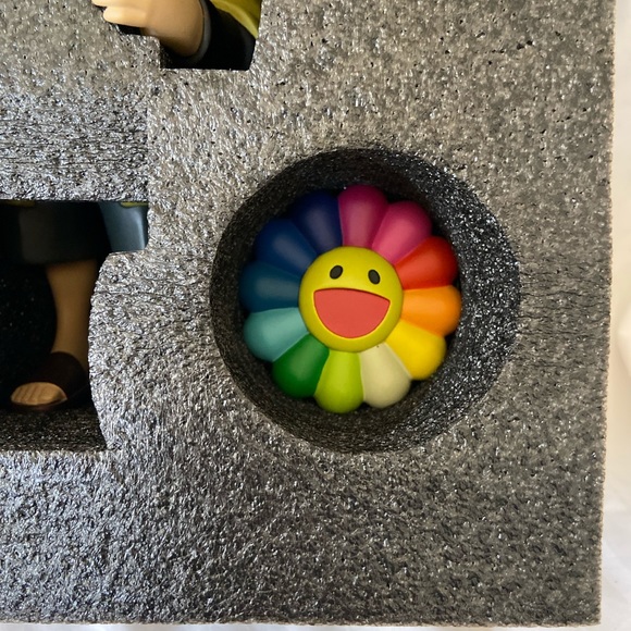 Takashi Murakami Figure - Picture 15 of 15